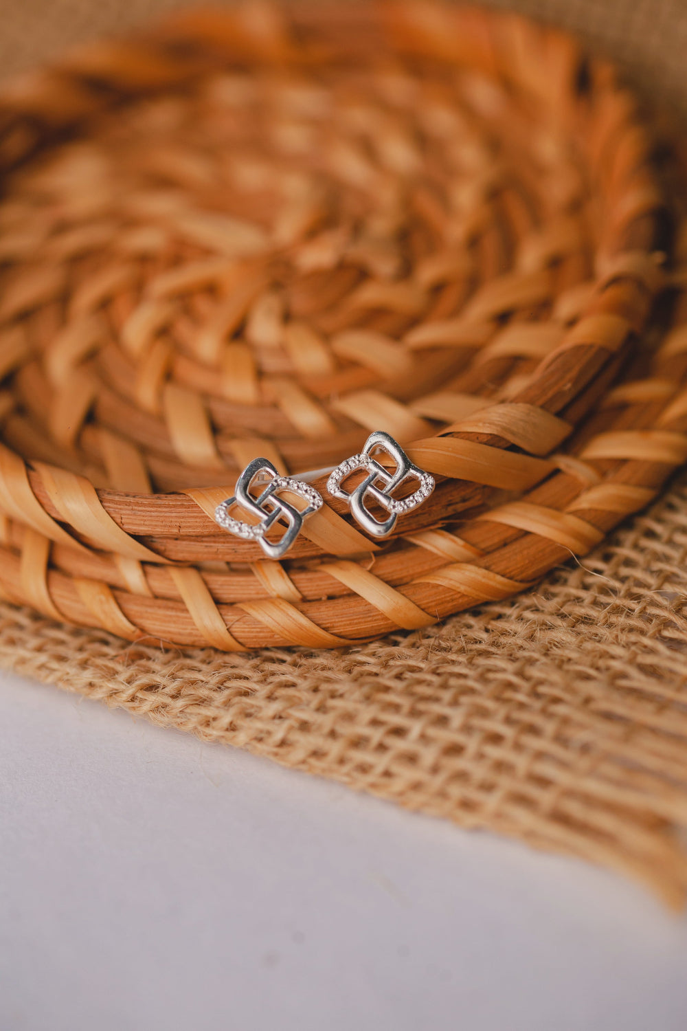 BRINCO DE PRATA 925 ELOS GEOMETRICOS