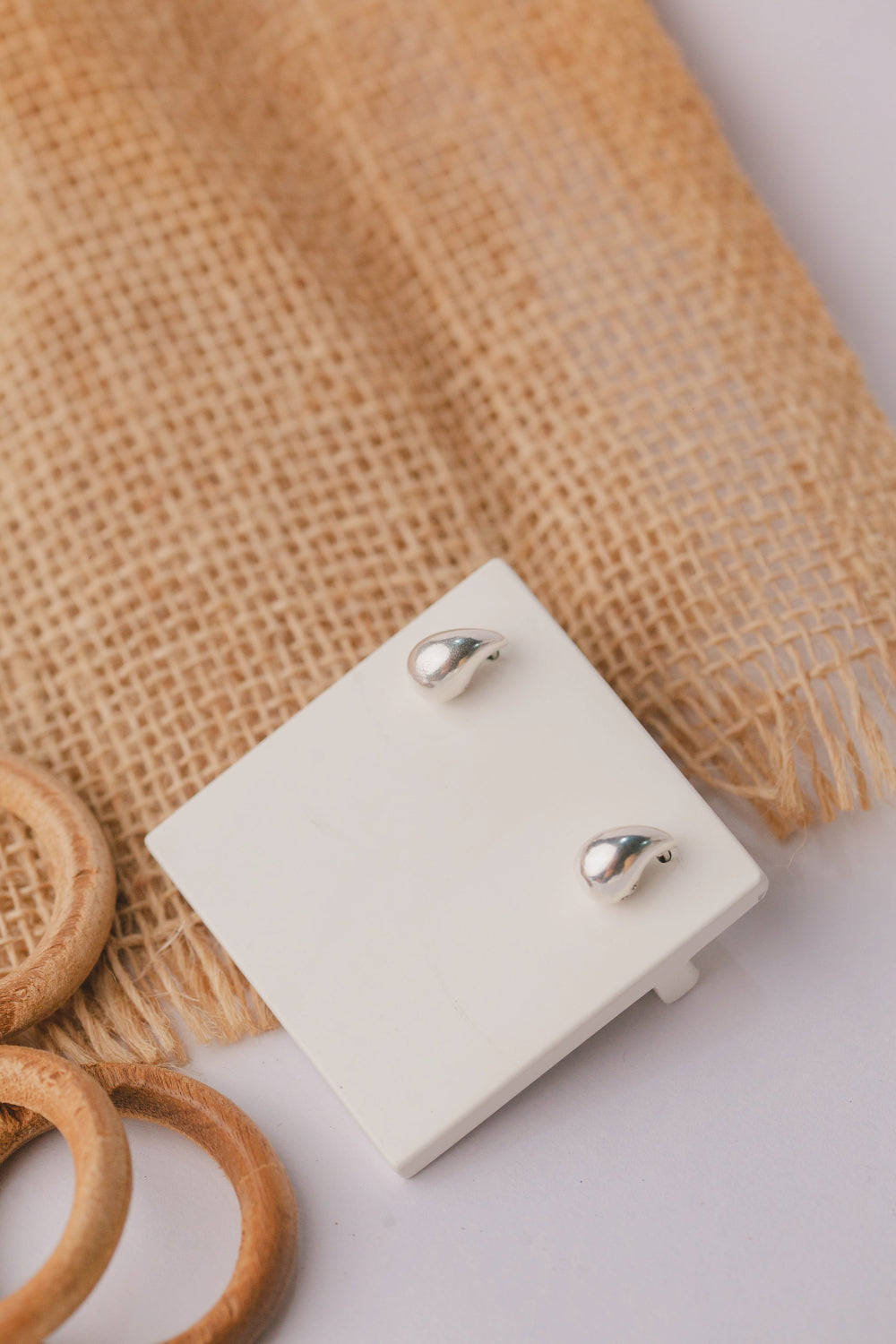 BRINCO DE PRATA 925 GOTA LISA PEQUENA