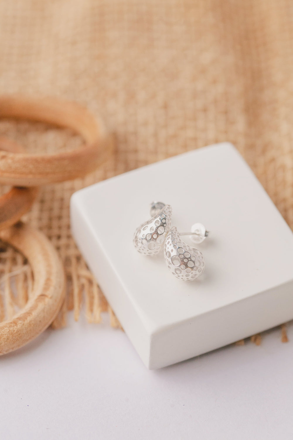 BRINCO DE PRATA 925 GOTA CAZADA DE BOLAS MEDIA