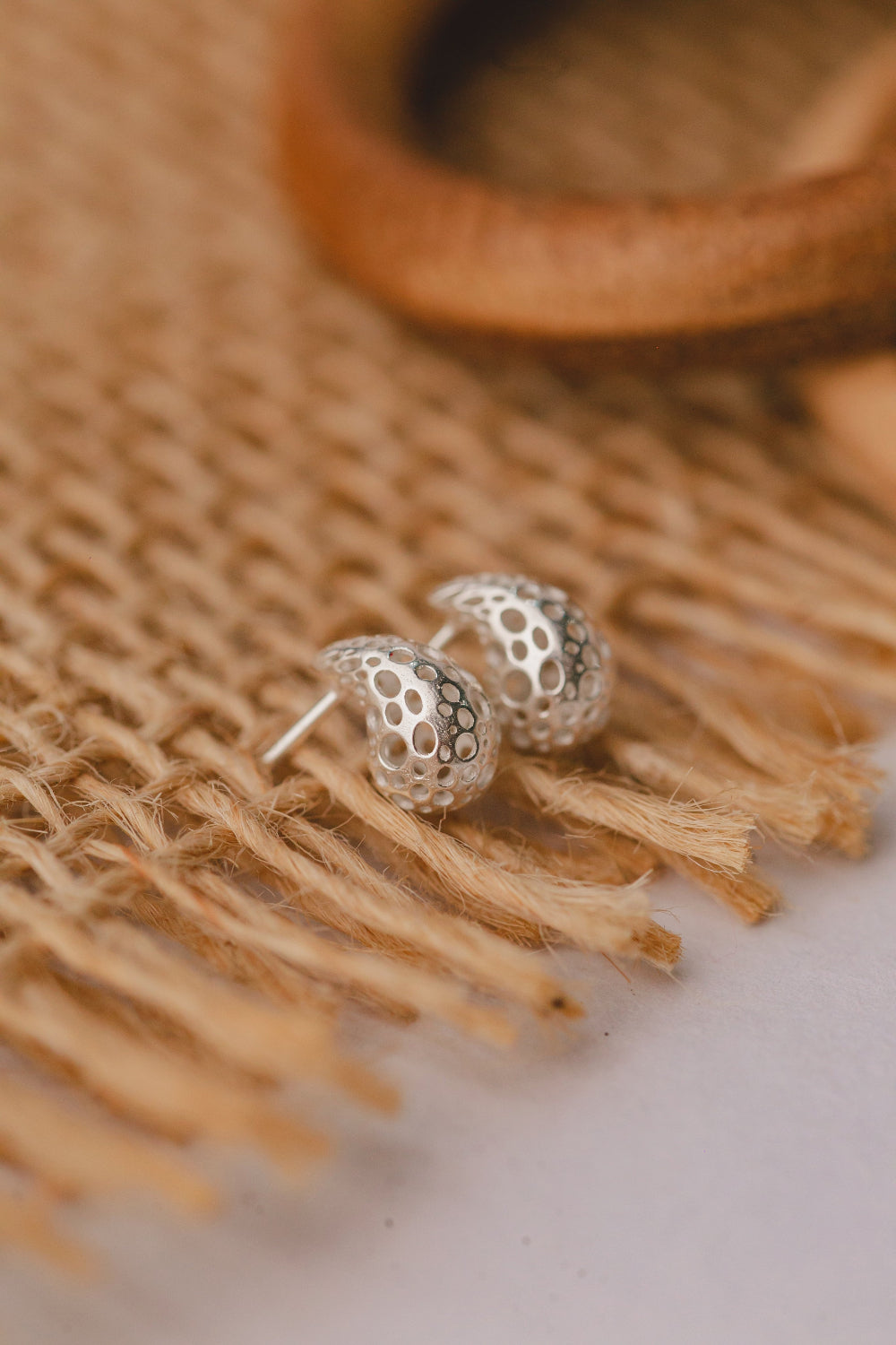 BRINCO DE PRATA 925 GOTA VAZADA DE BOLA PEQUENA