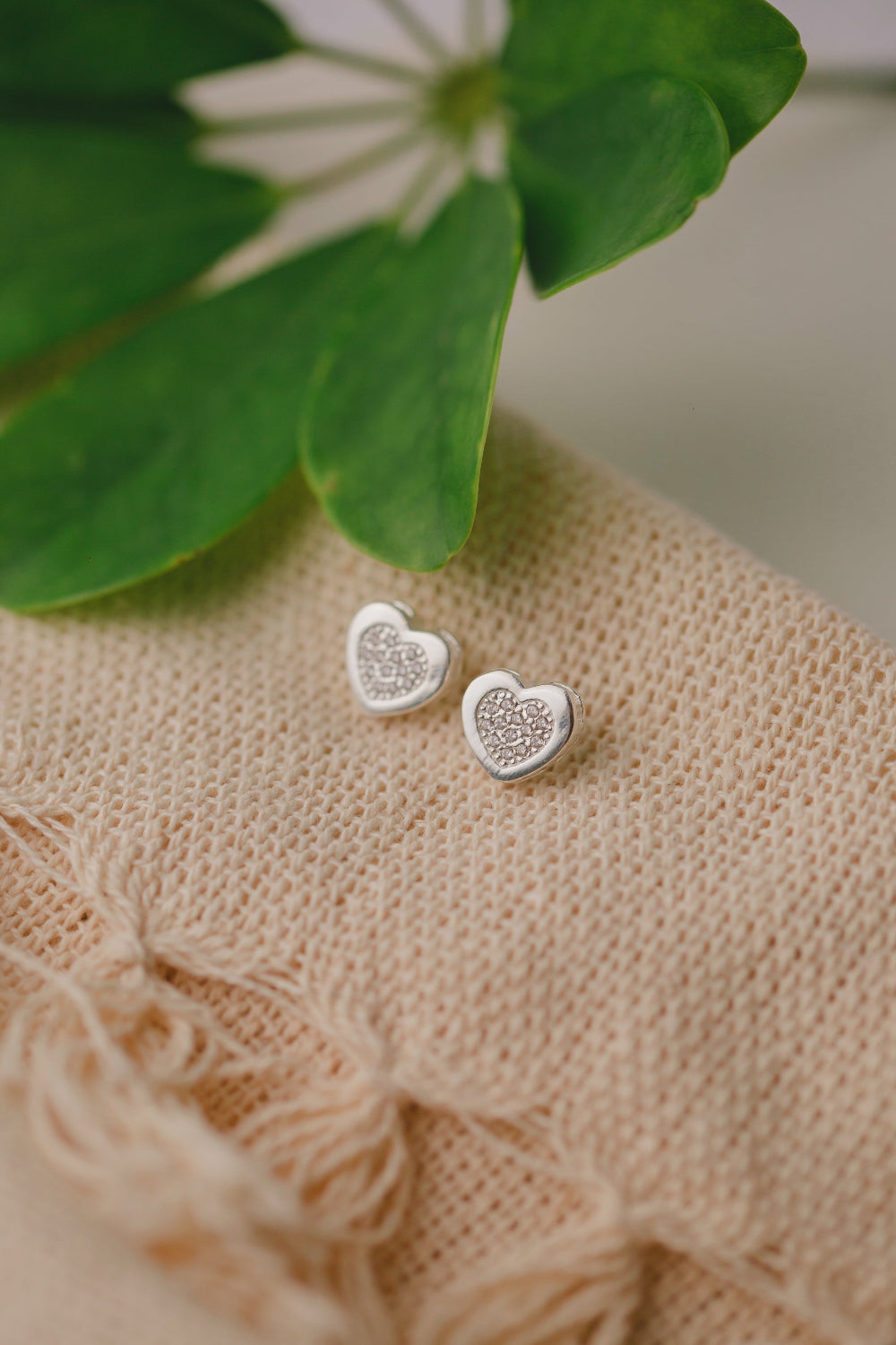 BRINCO DE PRATA 925 CORAÇÃO COM ZIRCONIA NO CENTRO