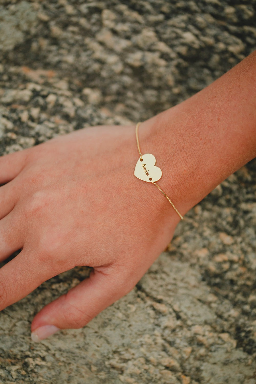 PULSEIRA CORAÇÃO ESCRITA AMÉM FOLHEADO A OURO 18K