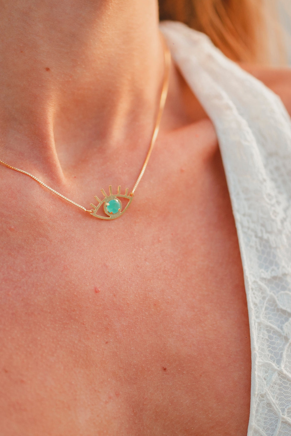 COLAR OLHO COM PEDRA VERDE FOLHEADO A OURO 18K