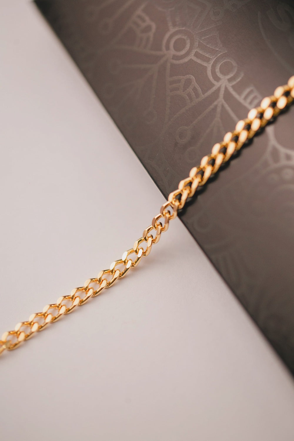 PULSEIRA ELOS GRUMET FOLHEADA A OURO 18K