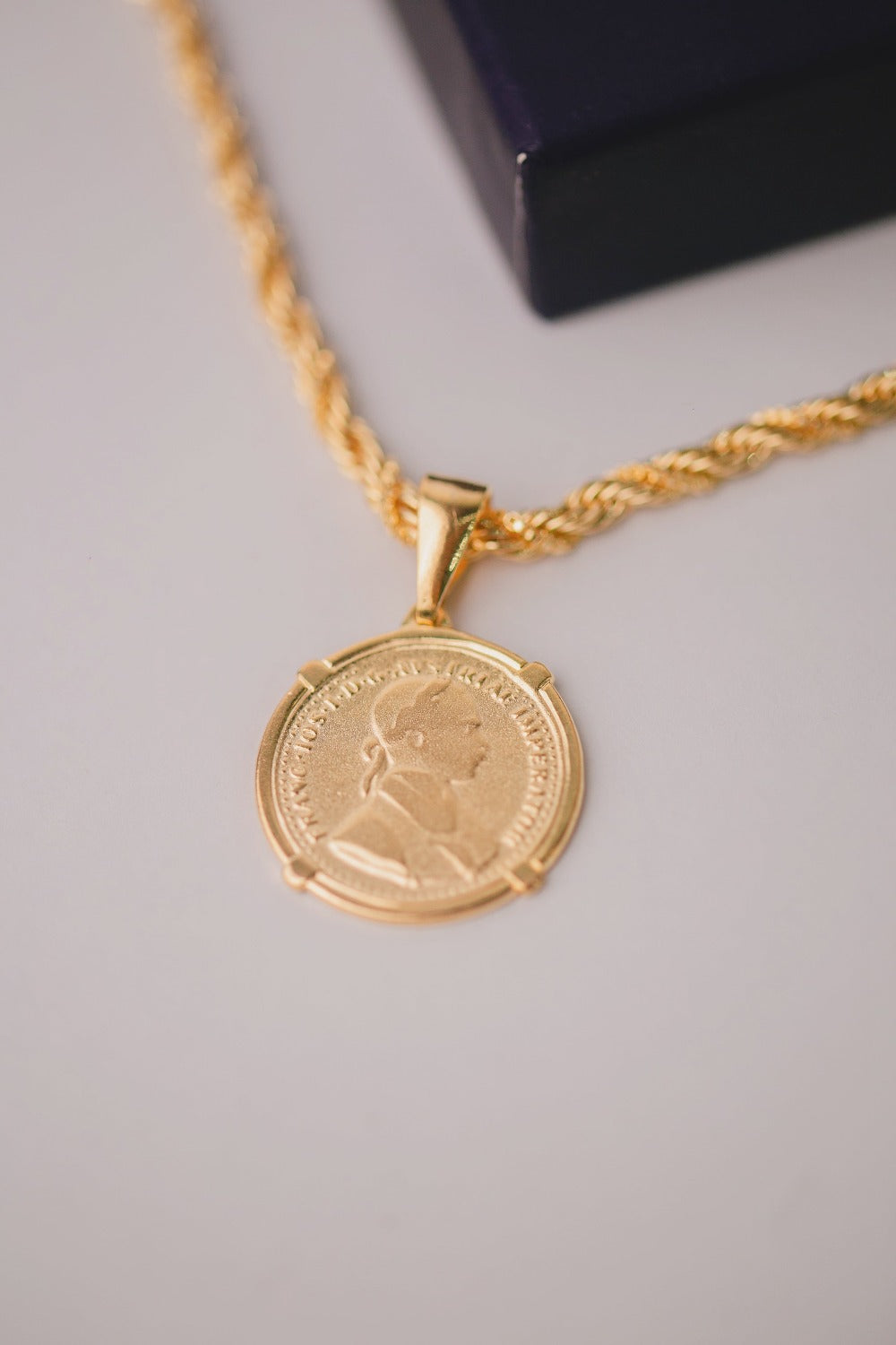 PULSEIRA MEDALHA ANTIGA E CORDÃO BAIANO FOLHEADA A OURO 18K