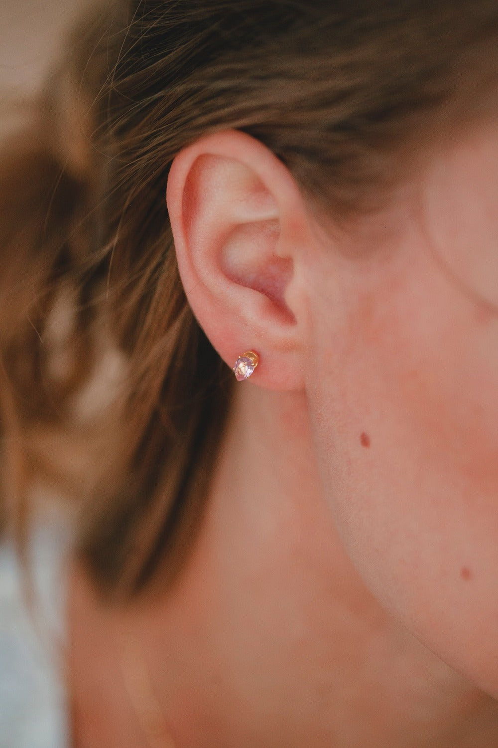 BRINCO GOTA ZIRCÔNIA ROSA  FOLHEADO A OURO 18K