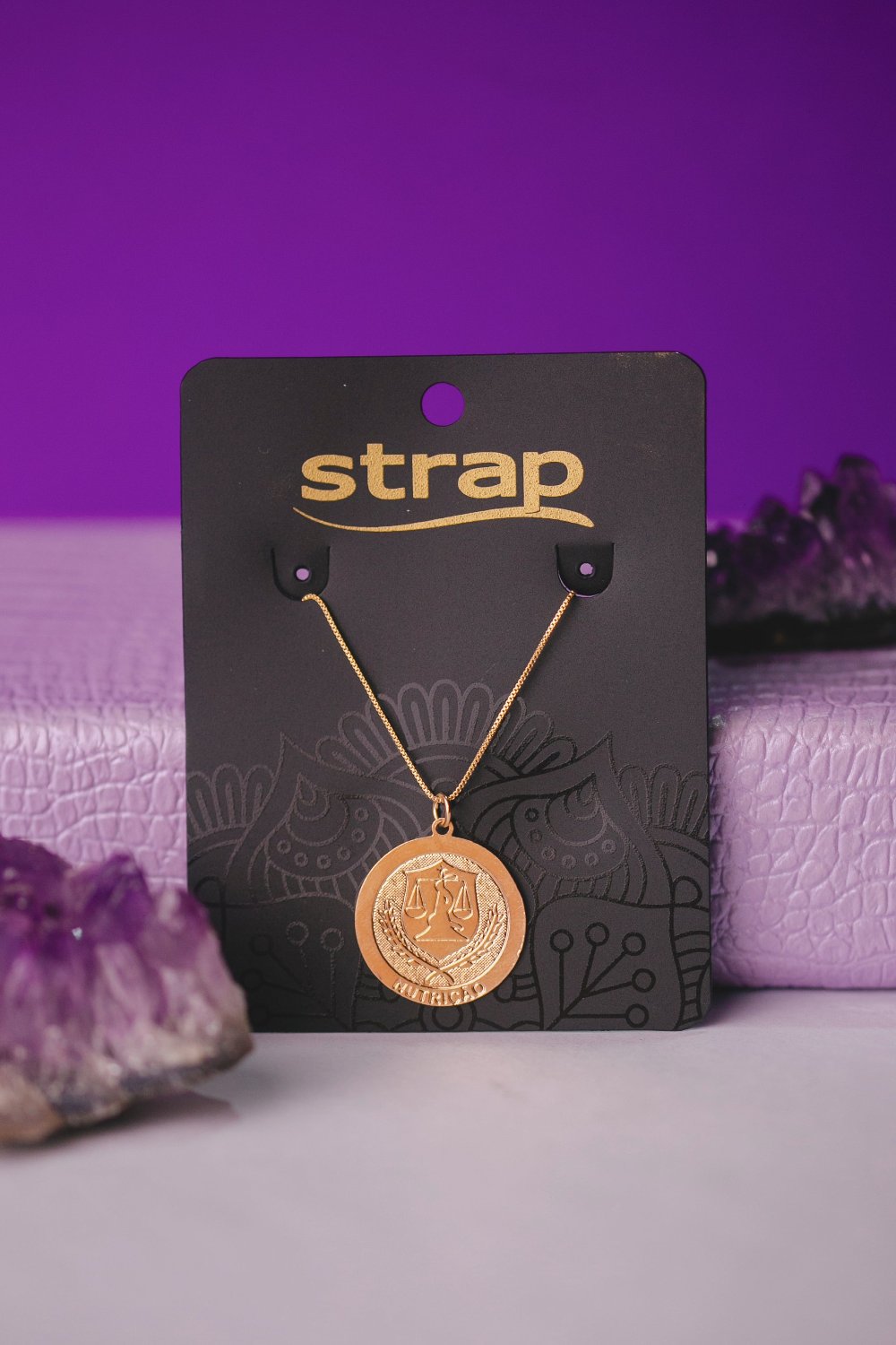 COLAR PROFISSÕES NUTRIÇÃO FOLHEADO A OURO 18K