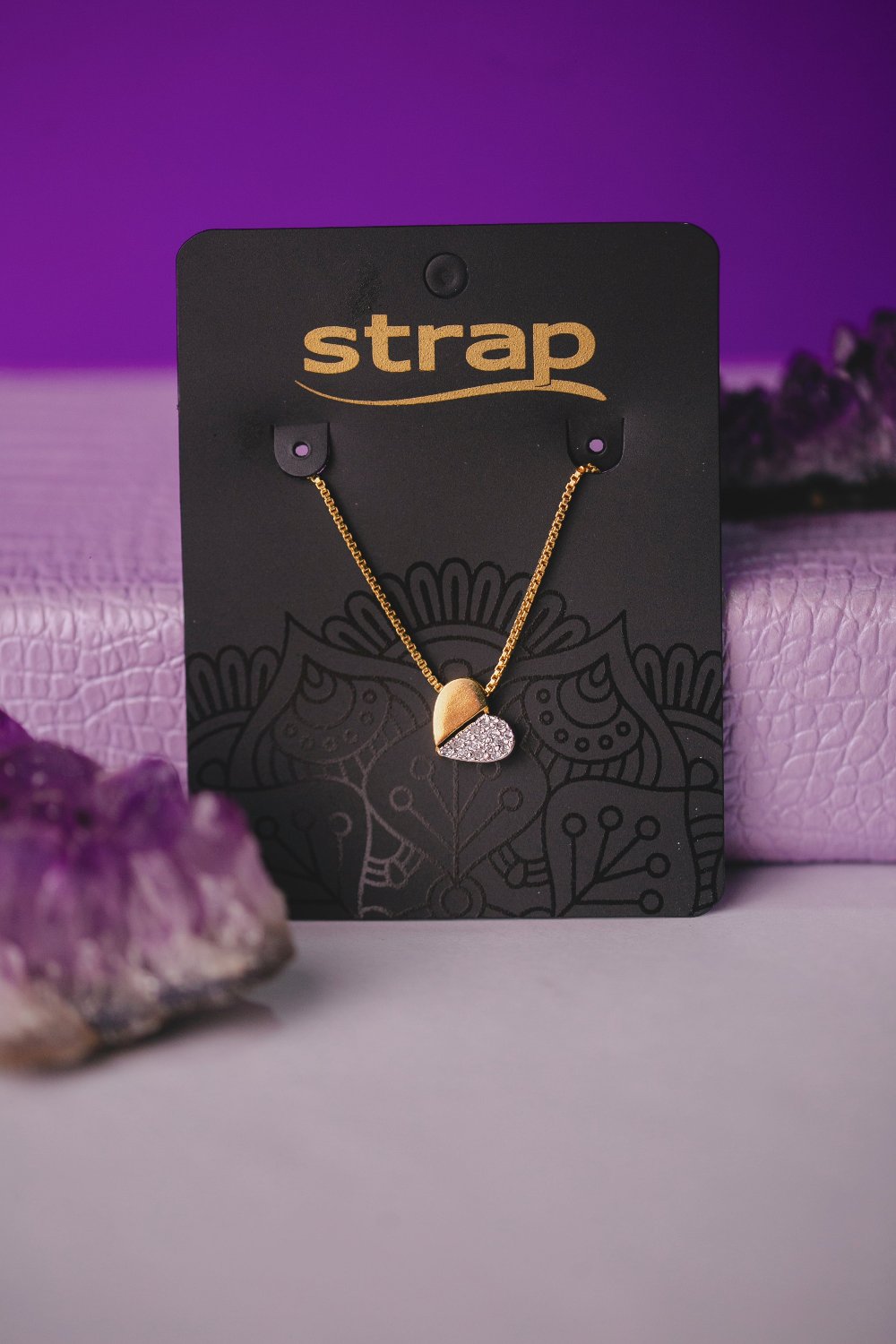 COLAR COLAR CORAÇÃO CRAVEJADO FOLHEADO A OURO 18K