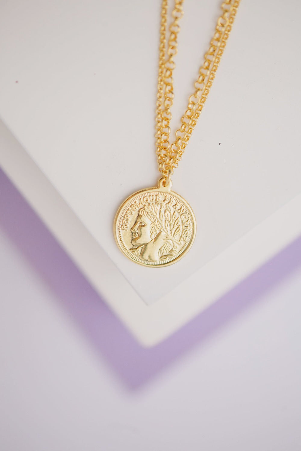 PULSEIRA MOEDA E ELO PORTUGUES COM TRANCA FOLHEADA A OURO 18K