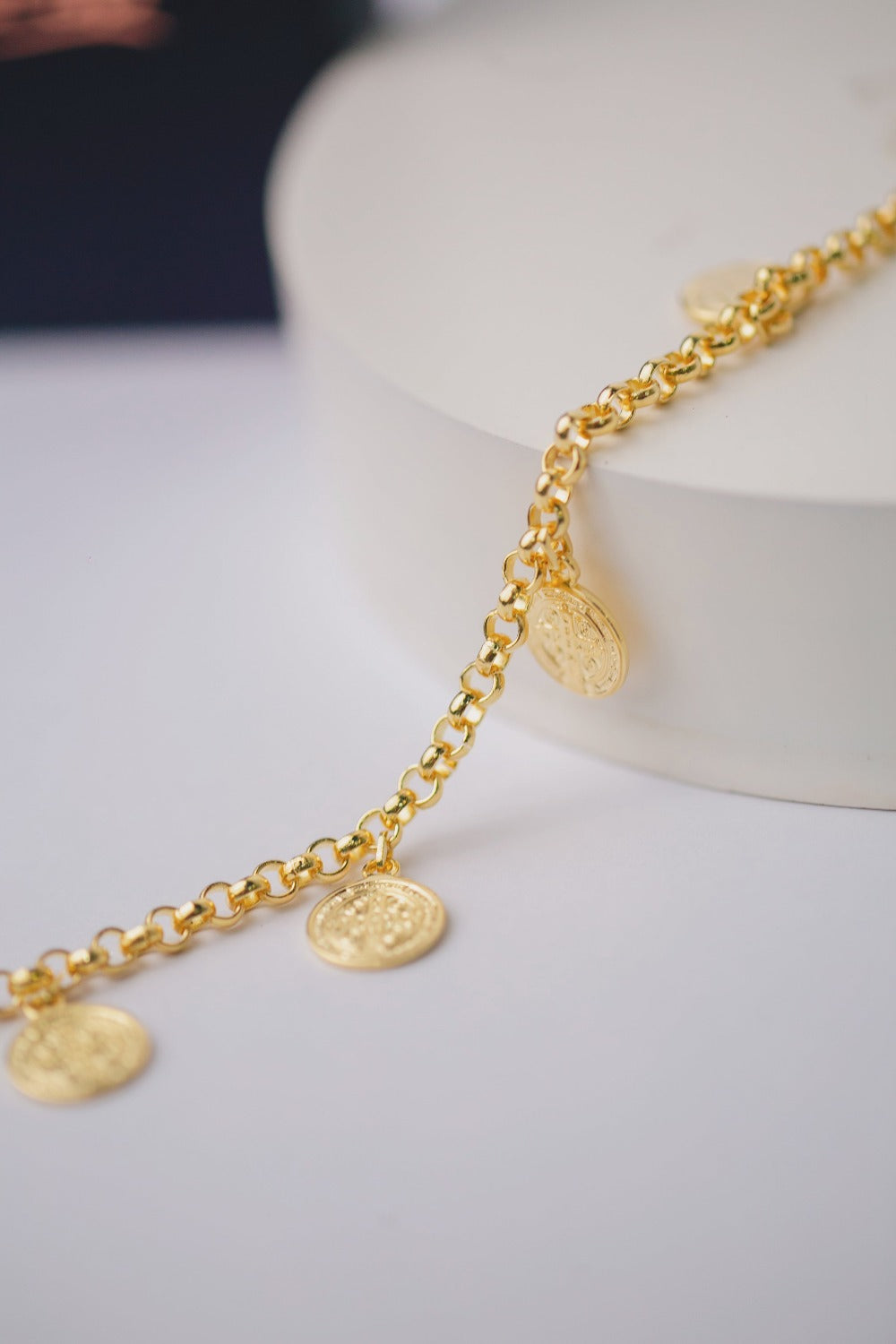 PULSEIRA VARIAS MEDALHAS E ELO PORTUGUES FOLHEADA A OURO 18K