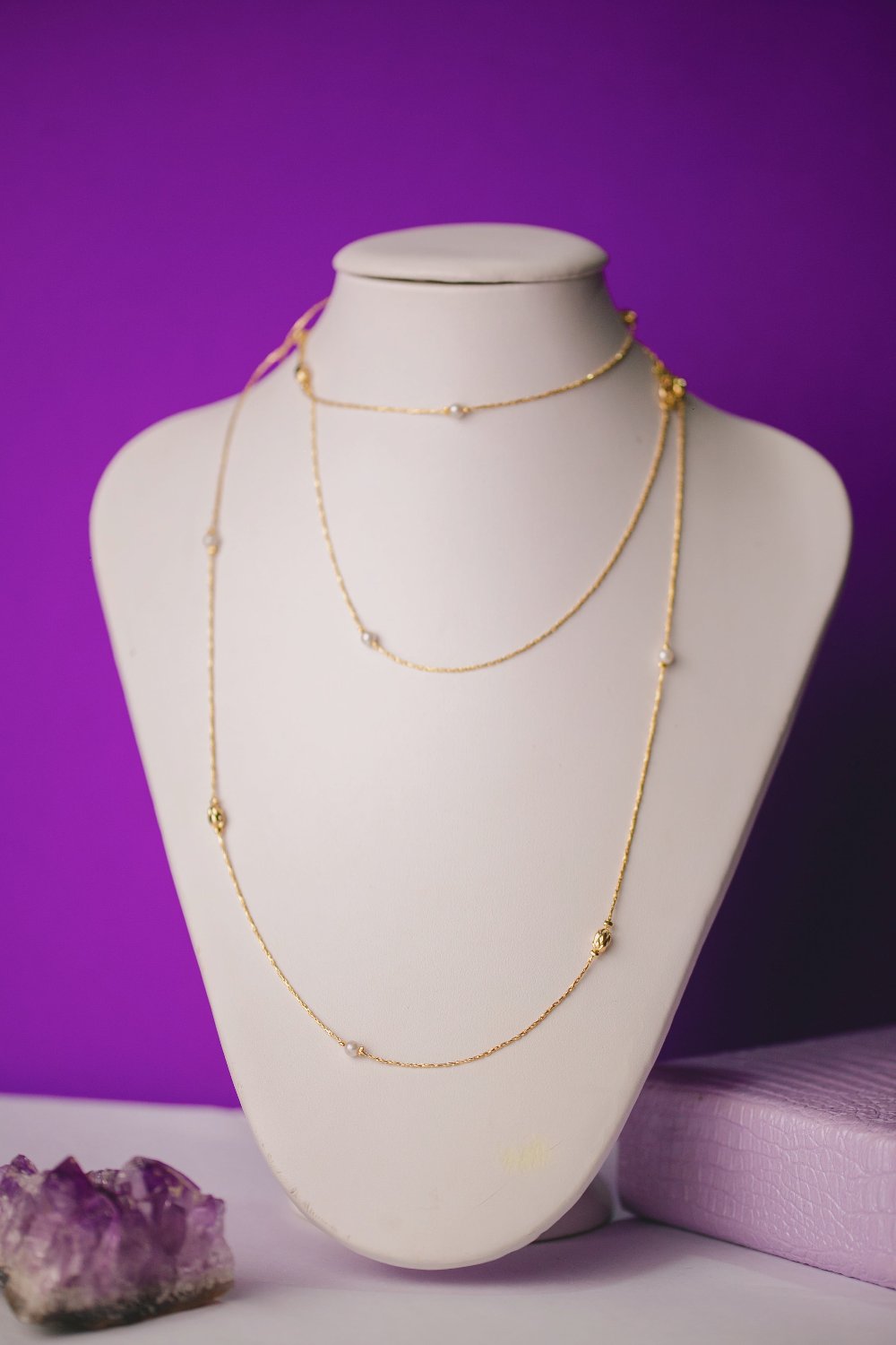 COLAR COMPRIDO COM PÉROLA FOLHEADO A OURO 18K