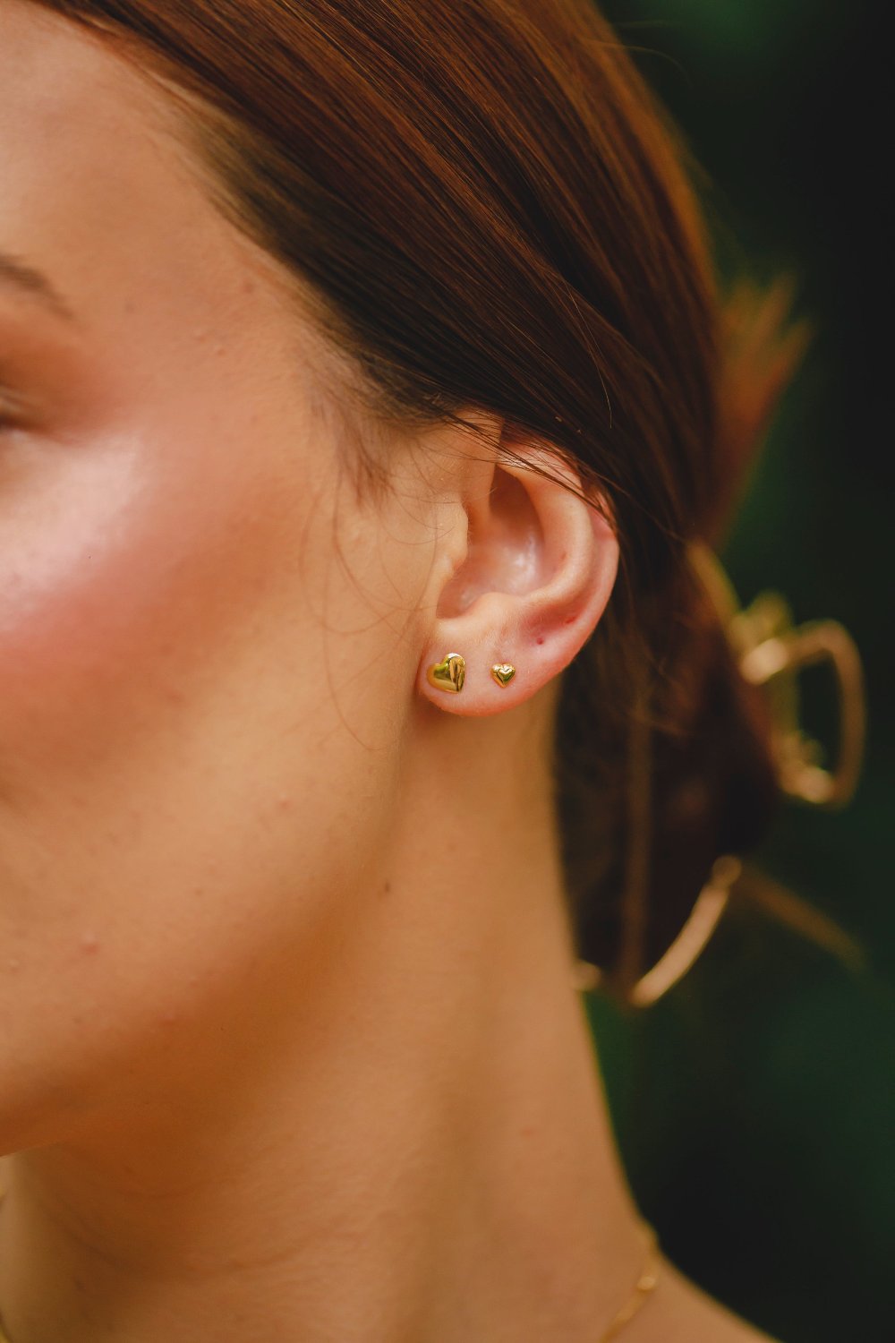 BRINCO DUPLA DE CORAÇÕES  FOLHEADO A OURO 18K