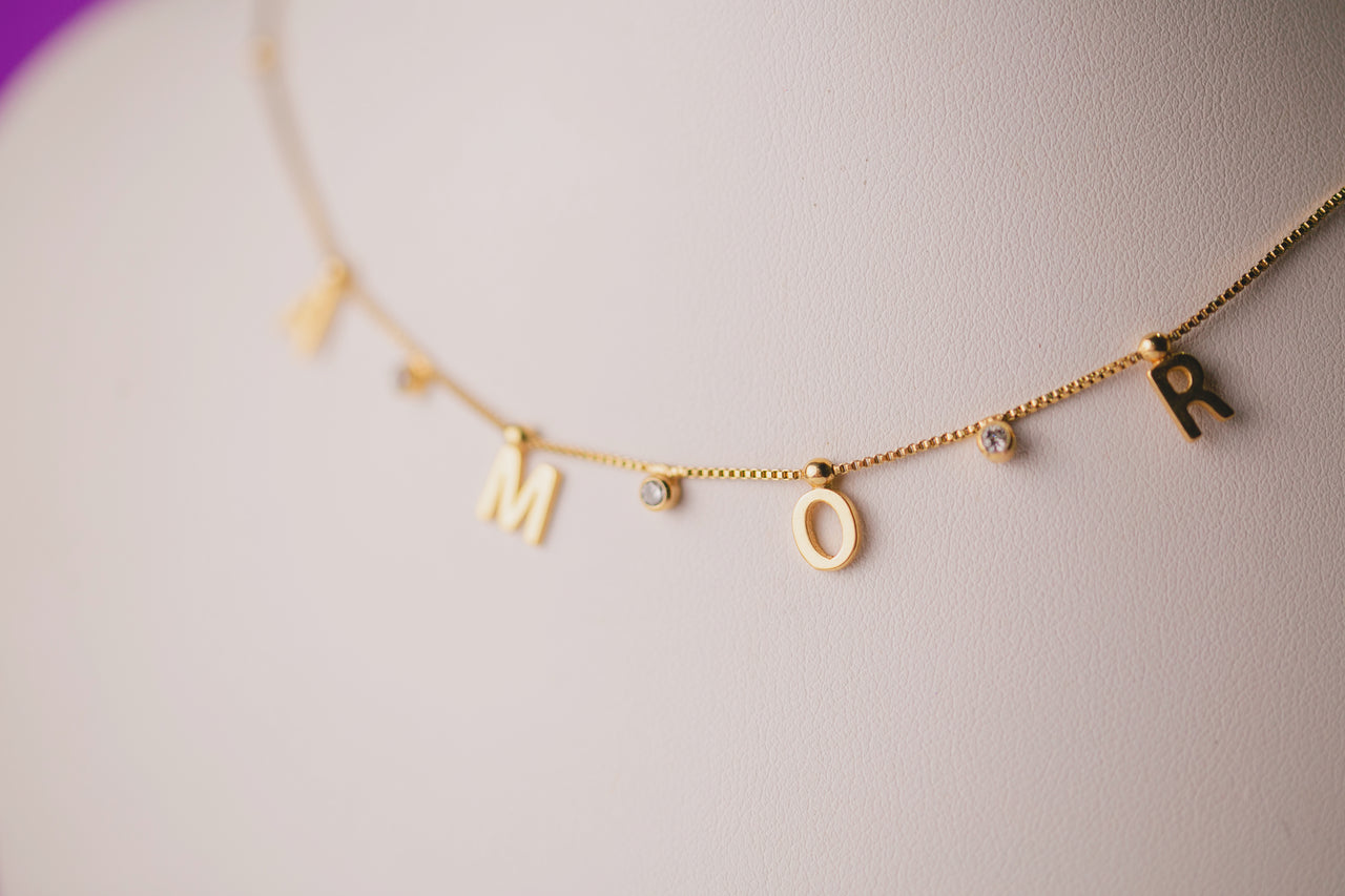 COLAR AMOR COM ZIRCÔNIAS FOLHEADO A OURO 18K
