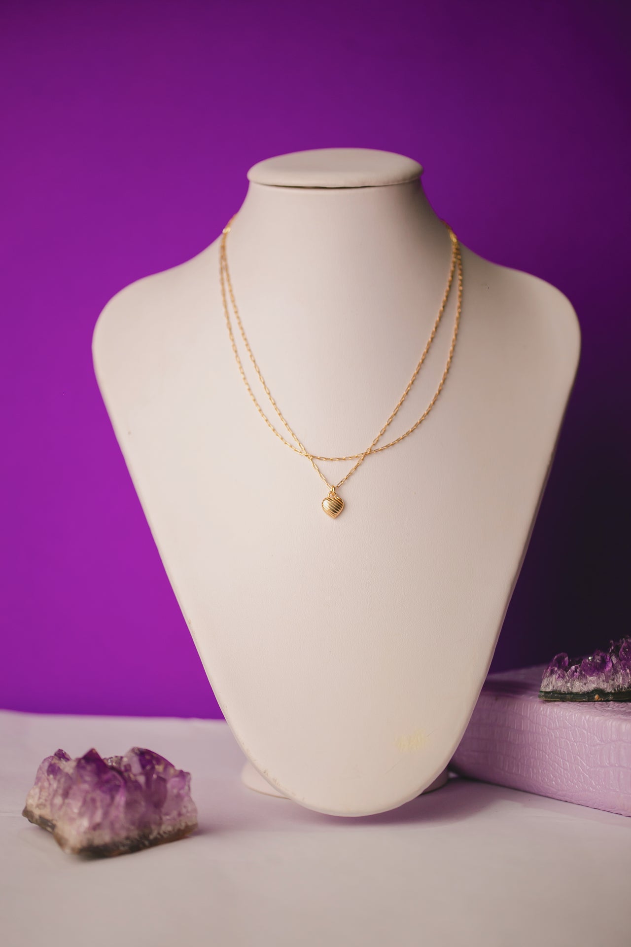 COLAR CORAÇÃO COM ELOS FOLHEADO A OURO 18K