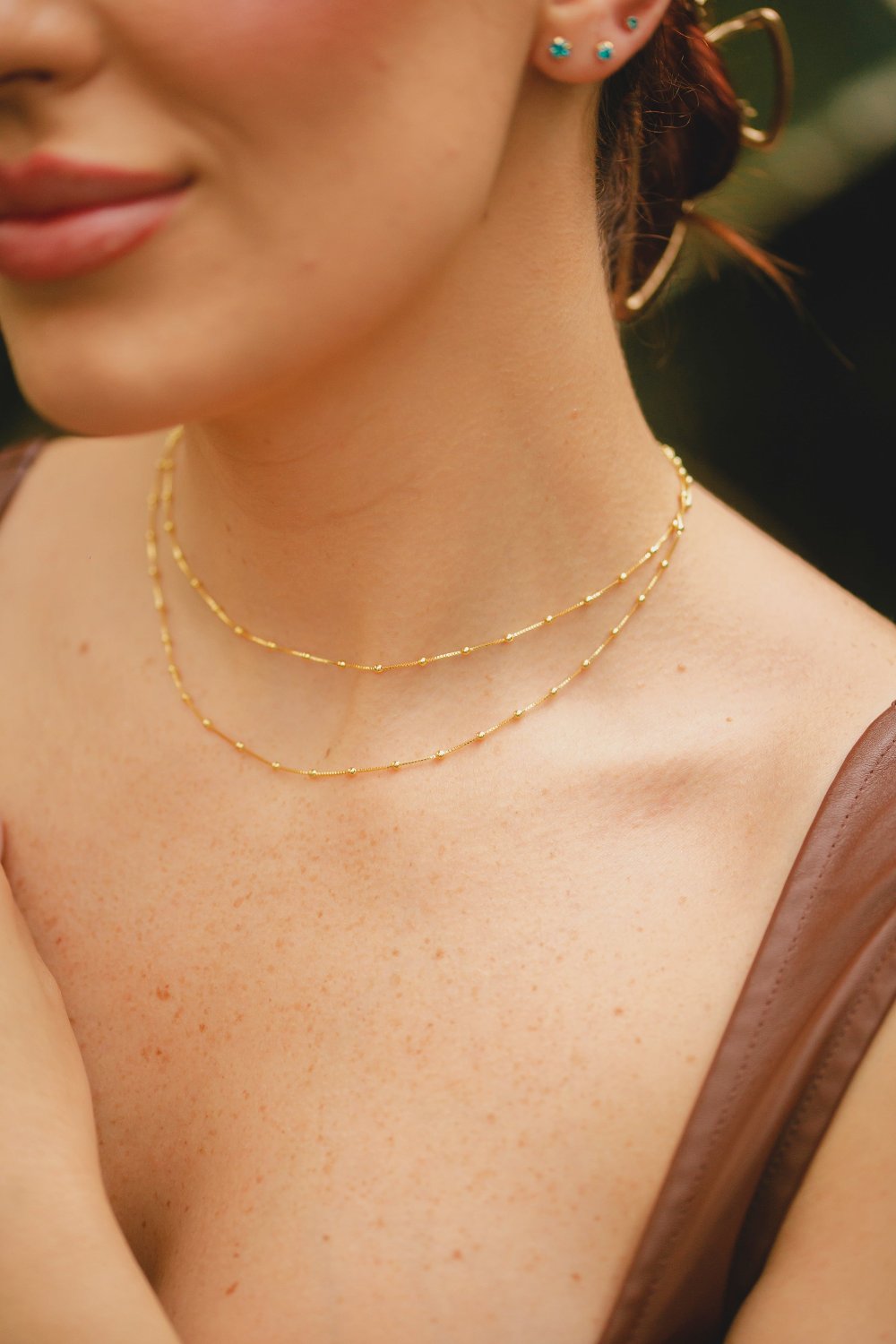 COLAR CHOKER DUPLA COM BOLINHAS  FOLHEADO A OURO 18K