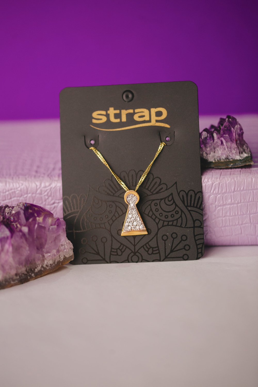 COLAR FECHADURA FOLHEADO A OURO 18K
