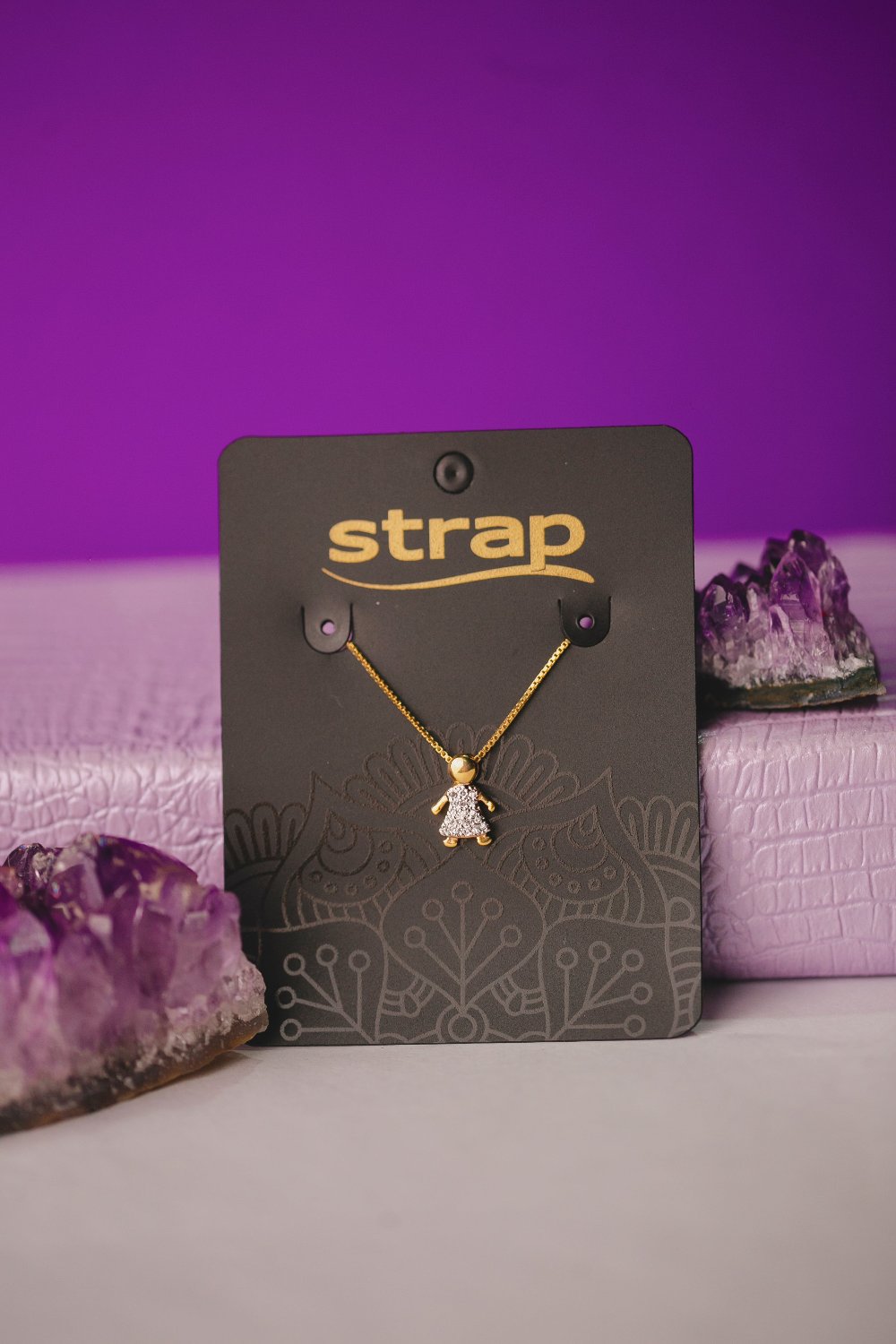 COLAR MENINA CRAVEJADO FOLHEADO A OURO 18K
