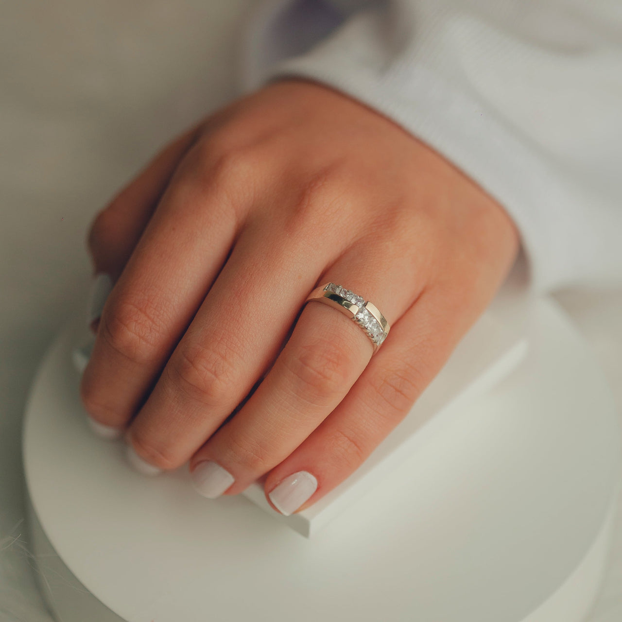 ANEL DE PRATA QUADRADO COM FILETES