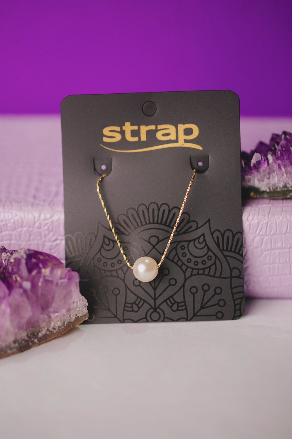 COLAR COM PÉROLA FOLHEADO A OURO 18K