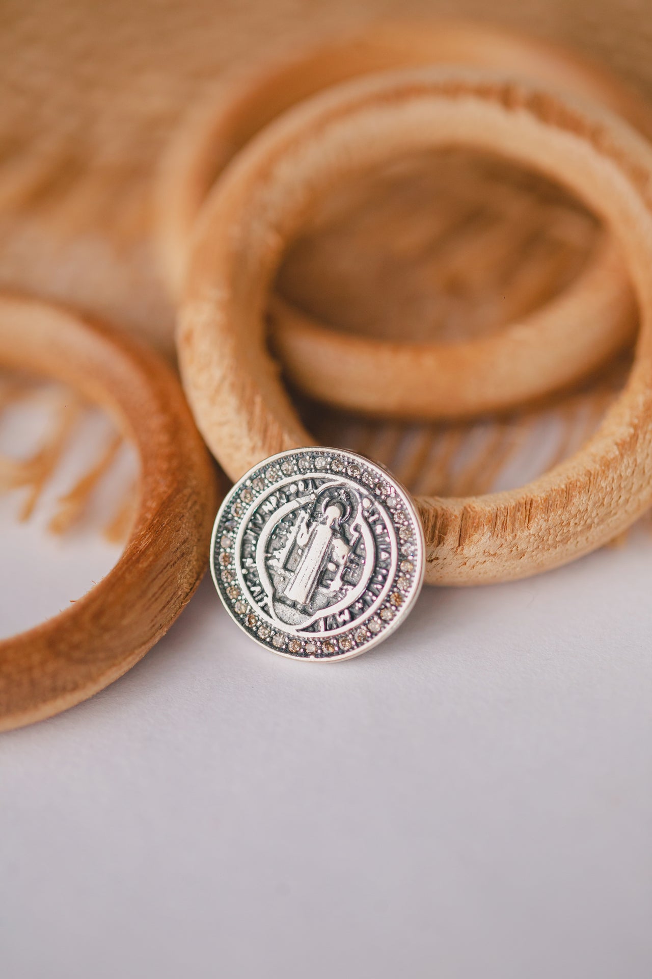 PINGENTE DE PRATA SAO BENTO ENVELHECIDO