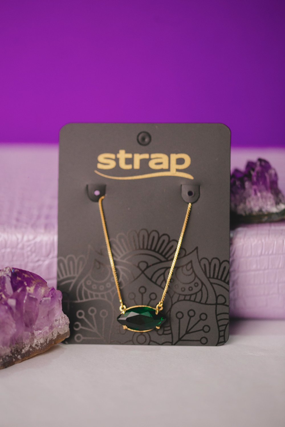 COLAR PEDRA VERDE FOLHEADO A OURO 18K