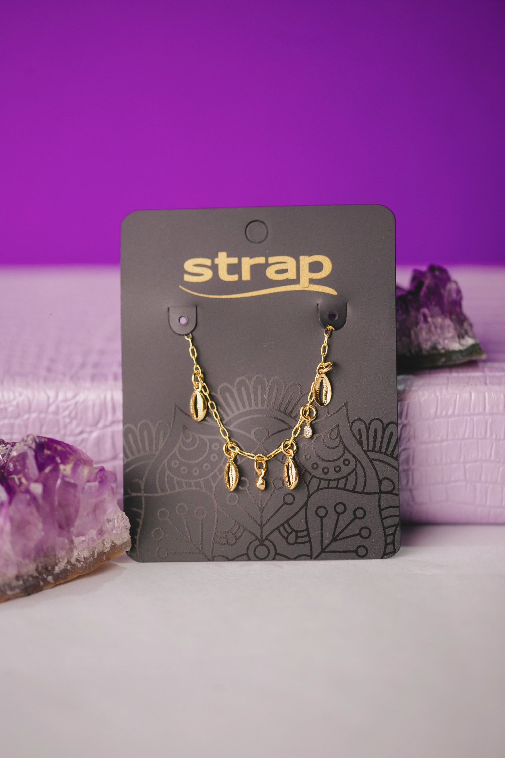 COLAR CONCHAS FOLHEADO A OURO 18K
