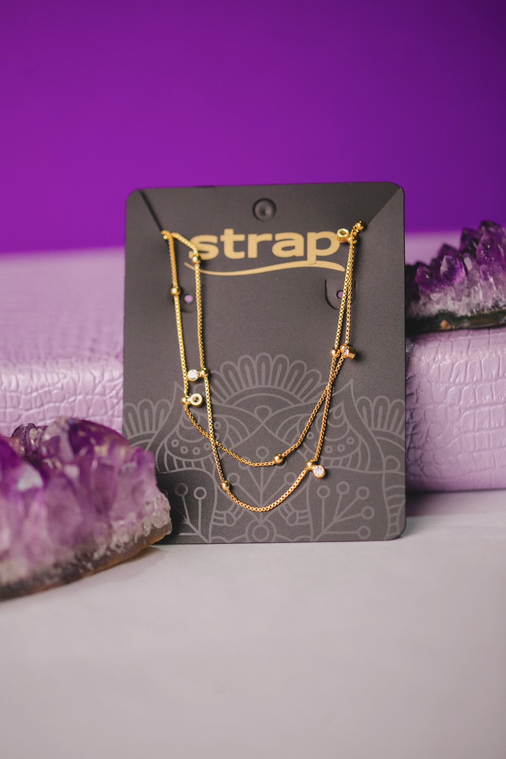 COLAR COM PEDRAS FOLHEADO A OURO 18K