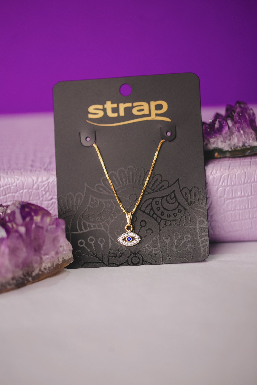 COLAR OLHO CRAVEJADO FOLHEADO A OURO 18K