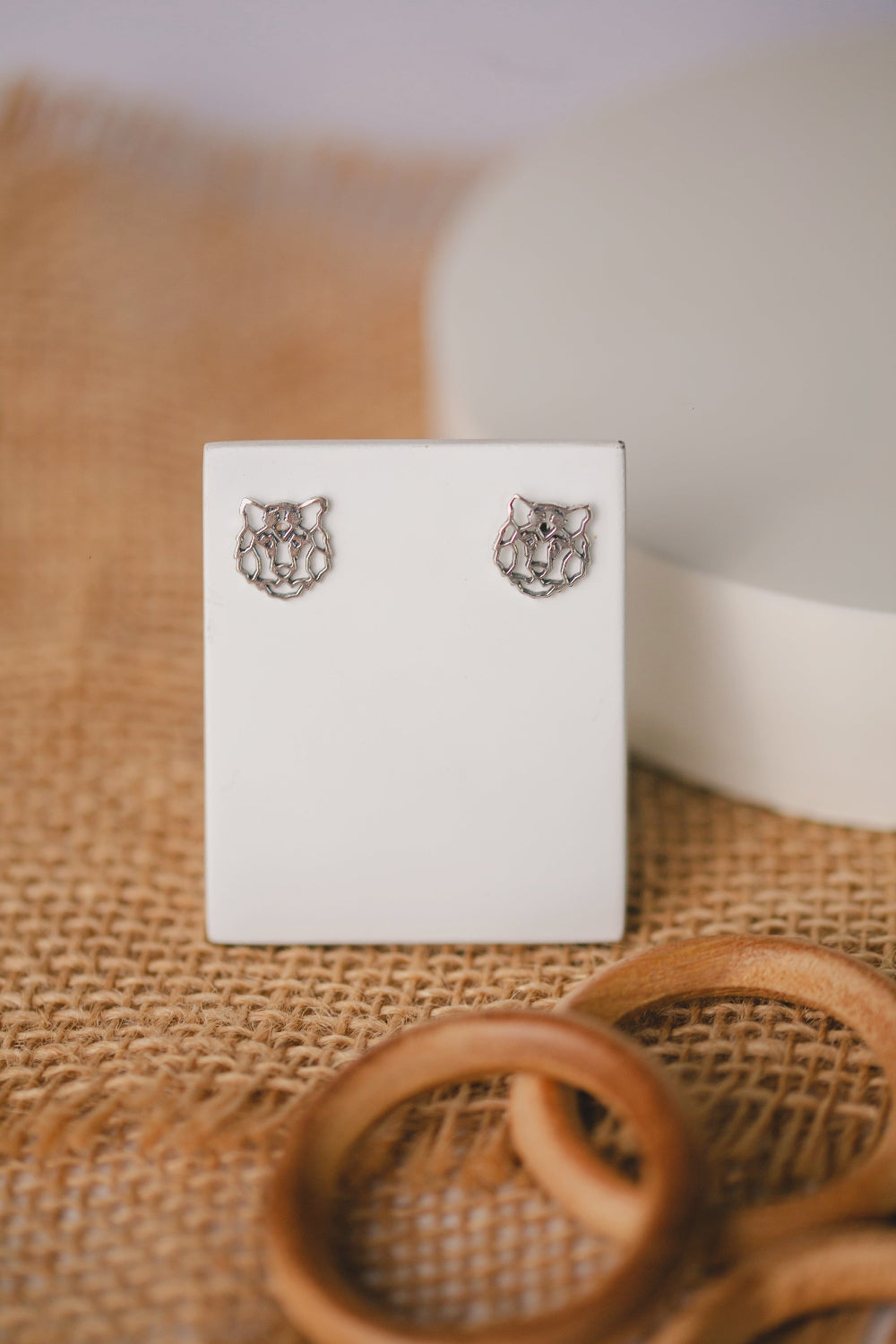 BRINCO DE PRATA LEÃO TRIBAL