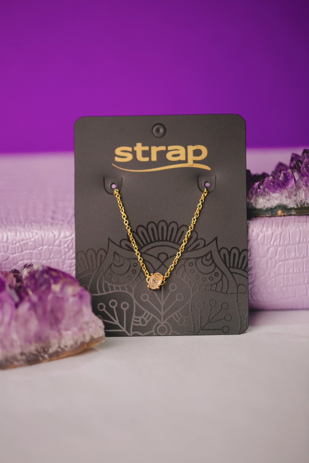 COLAR COM PEDRA FOLHEADO A OURO 18K