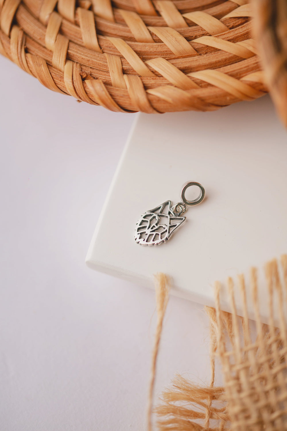 PINGENTE DE PRATA LOBO TRIBAL