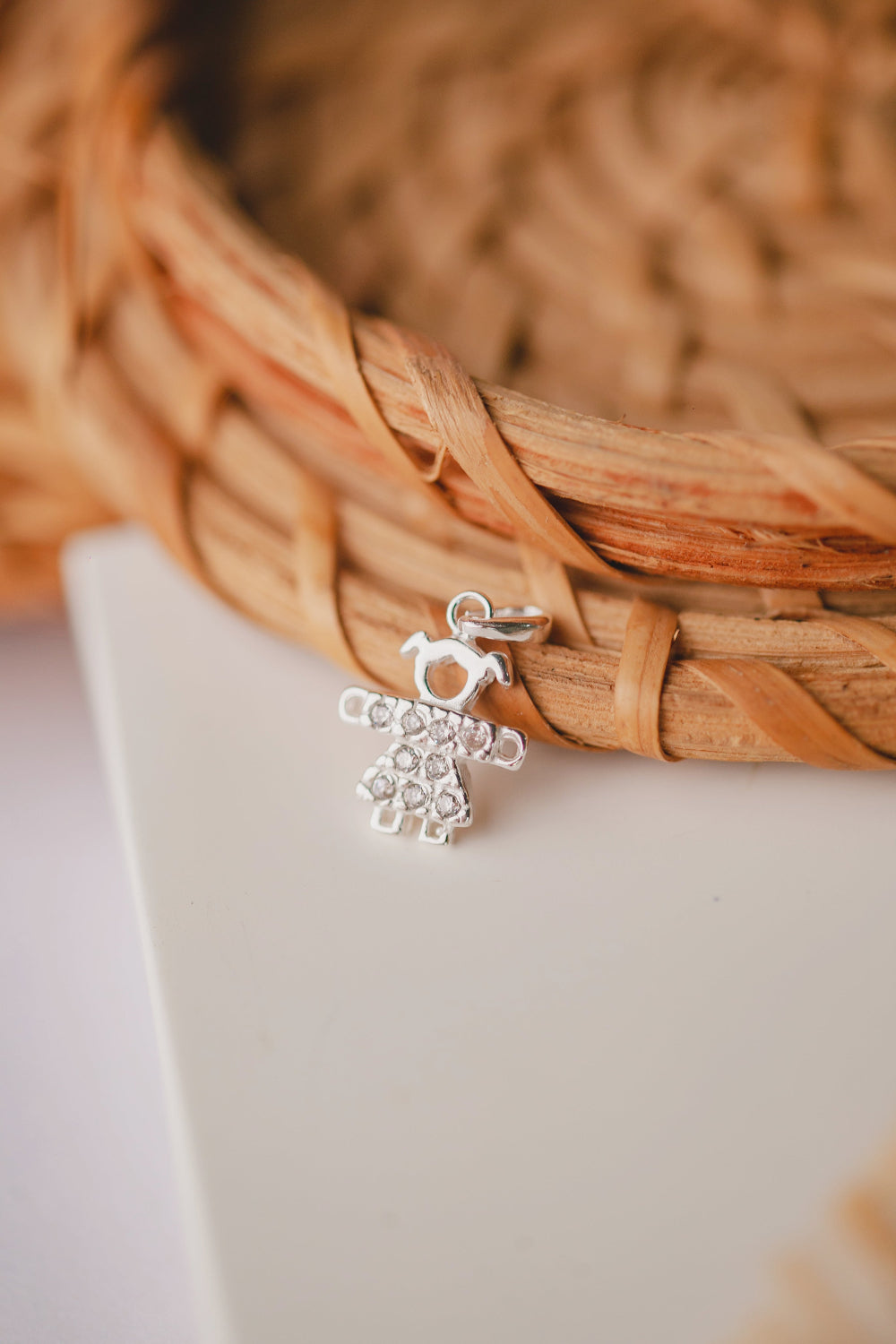 PINGENTE DE PRATA MENINA