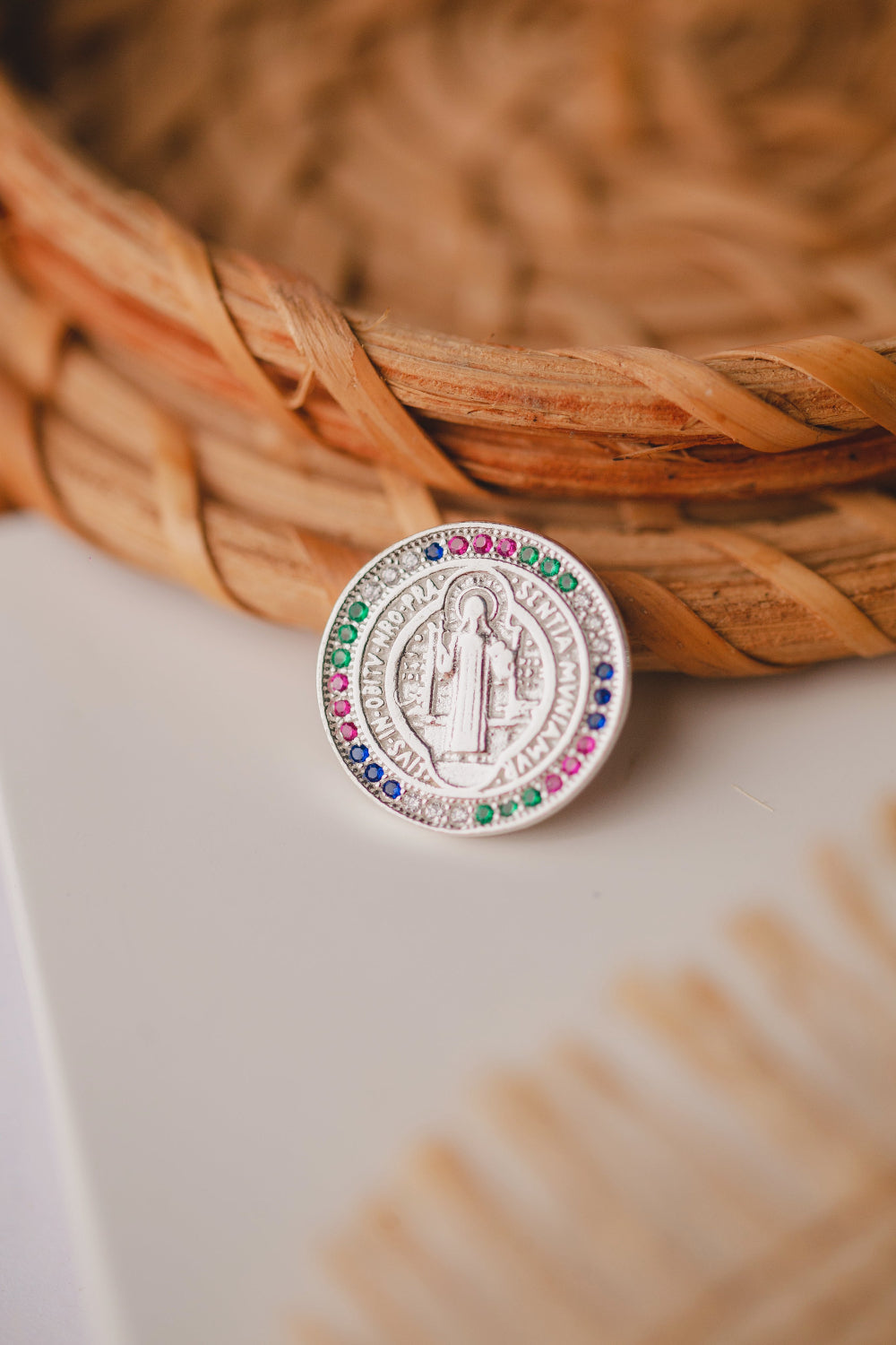 PINGENTE DE PRATA SAO BENTO COLORIDO