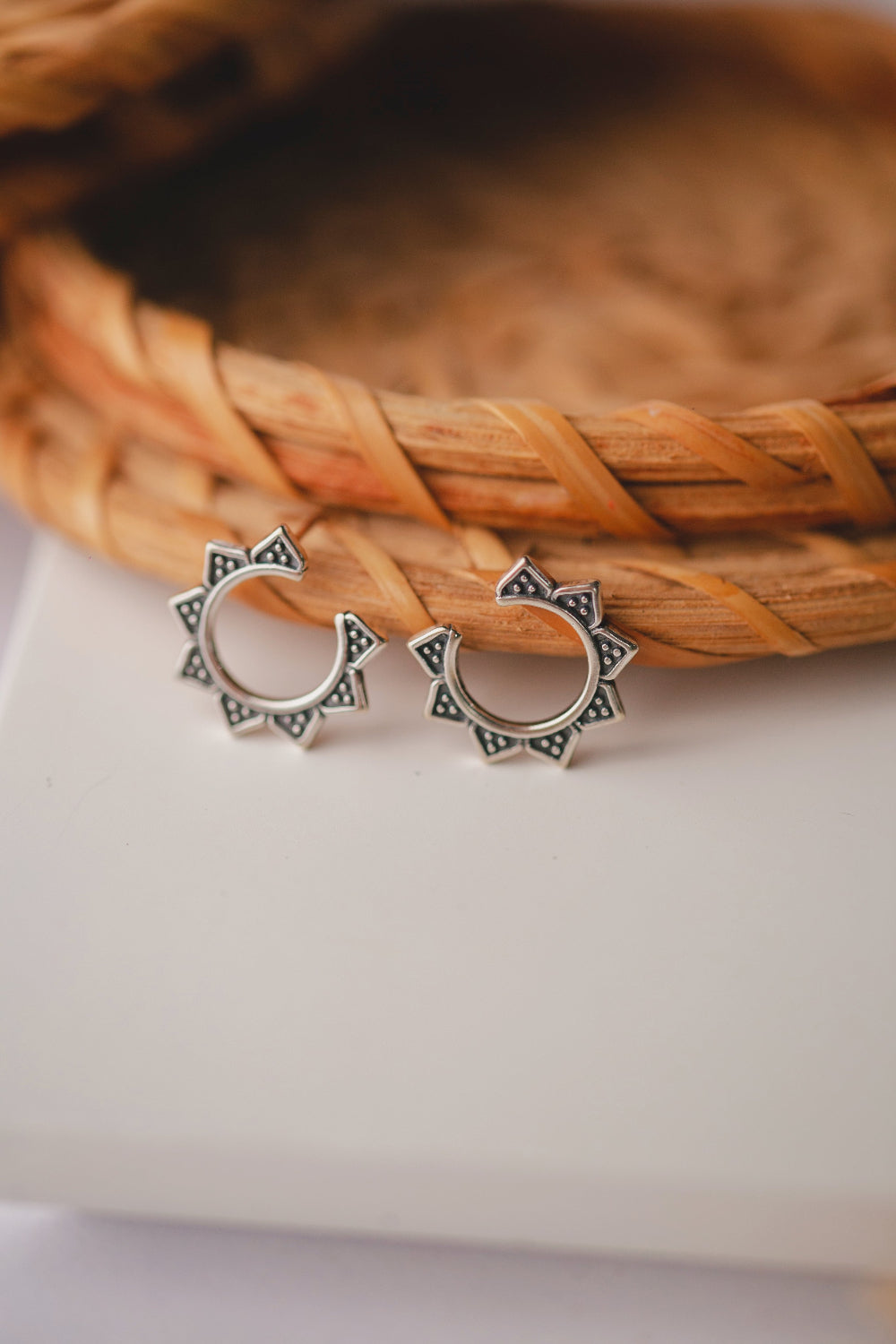 BRINCO DE PRATA CIRCULO TRIBAL