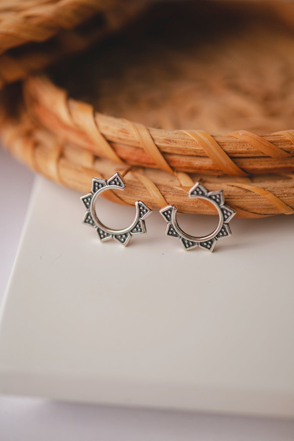 BRINCO DE PRATA CIRCULO TRIBAL