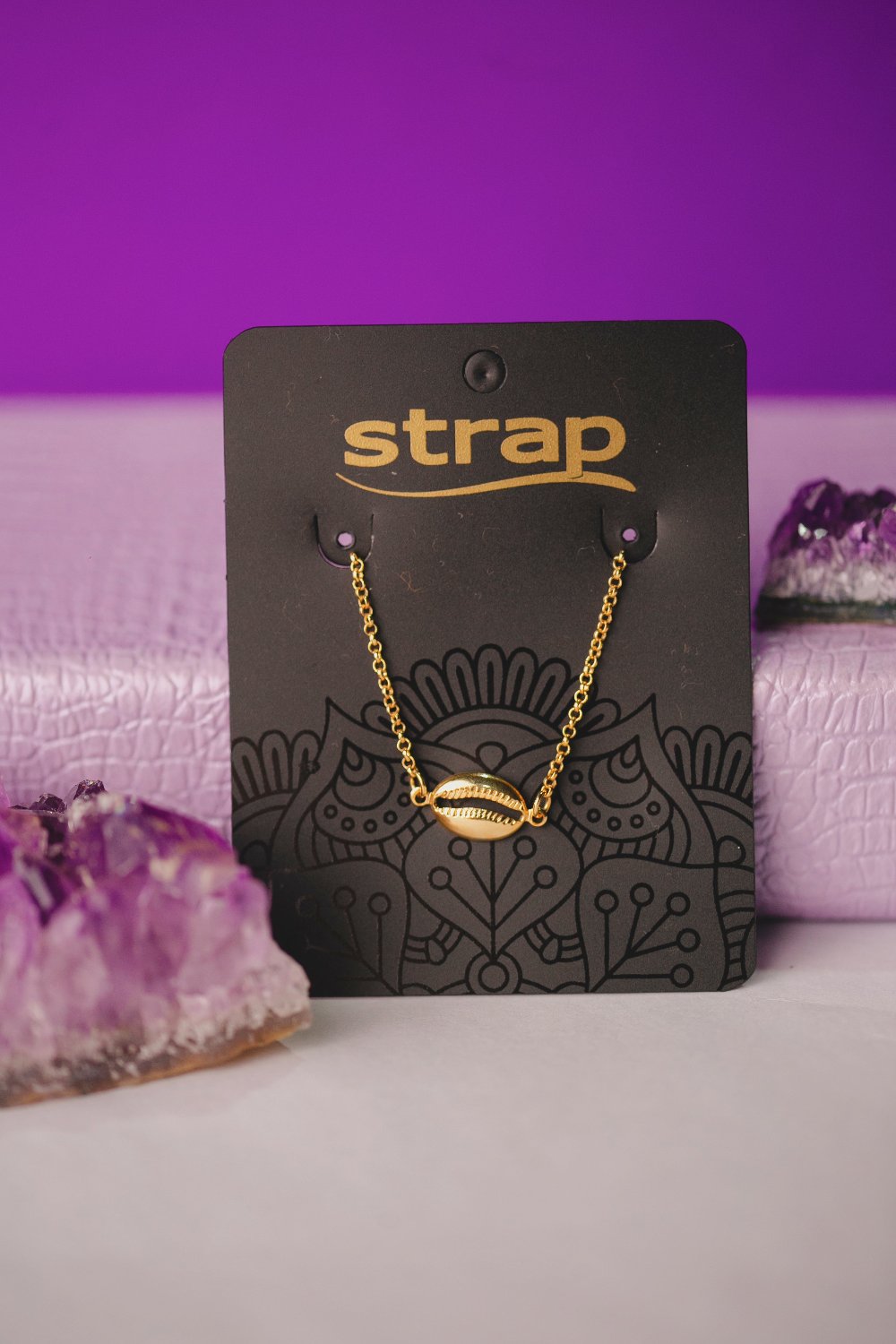 COLAR CONCHA FOLHEADO A OURO 18K