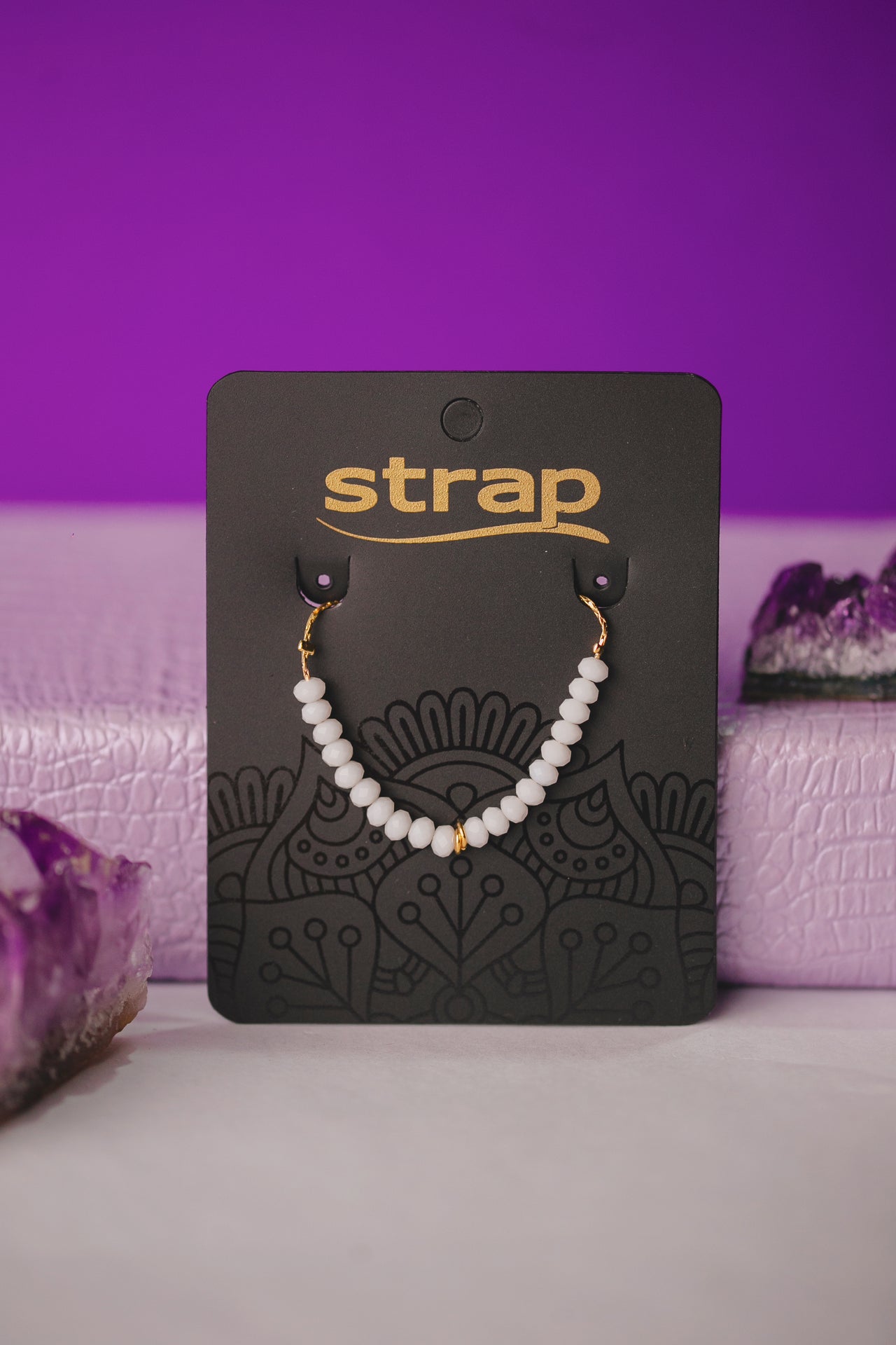 PULSEIRA PEDRAS BRANCAS FOLHEADA A OURO 18K