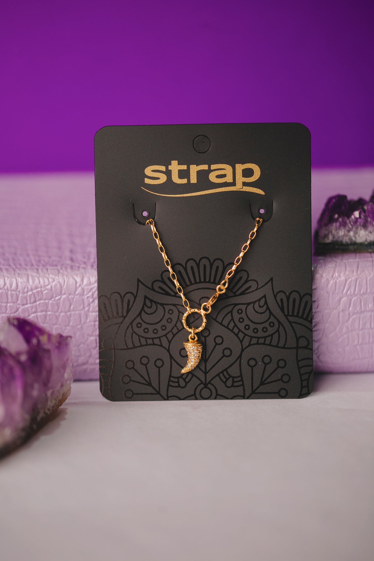 PULSEIRA PINGENTE PIMENTA FOLHEADA A OURO 18K