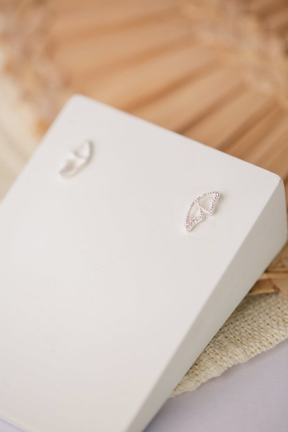 BRINCO DE PRATA MEIA BORBOLETA