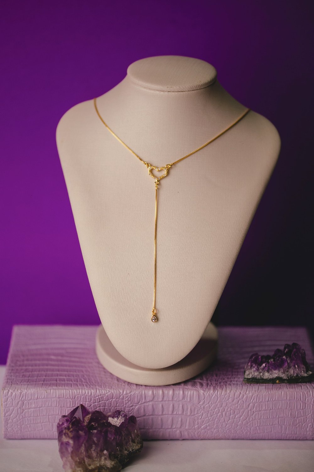 COLAR GRAVATINHA CORAÇÃO FOLHEADO A OURO 18K