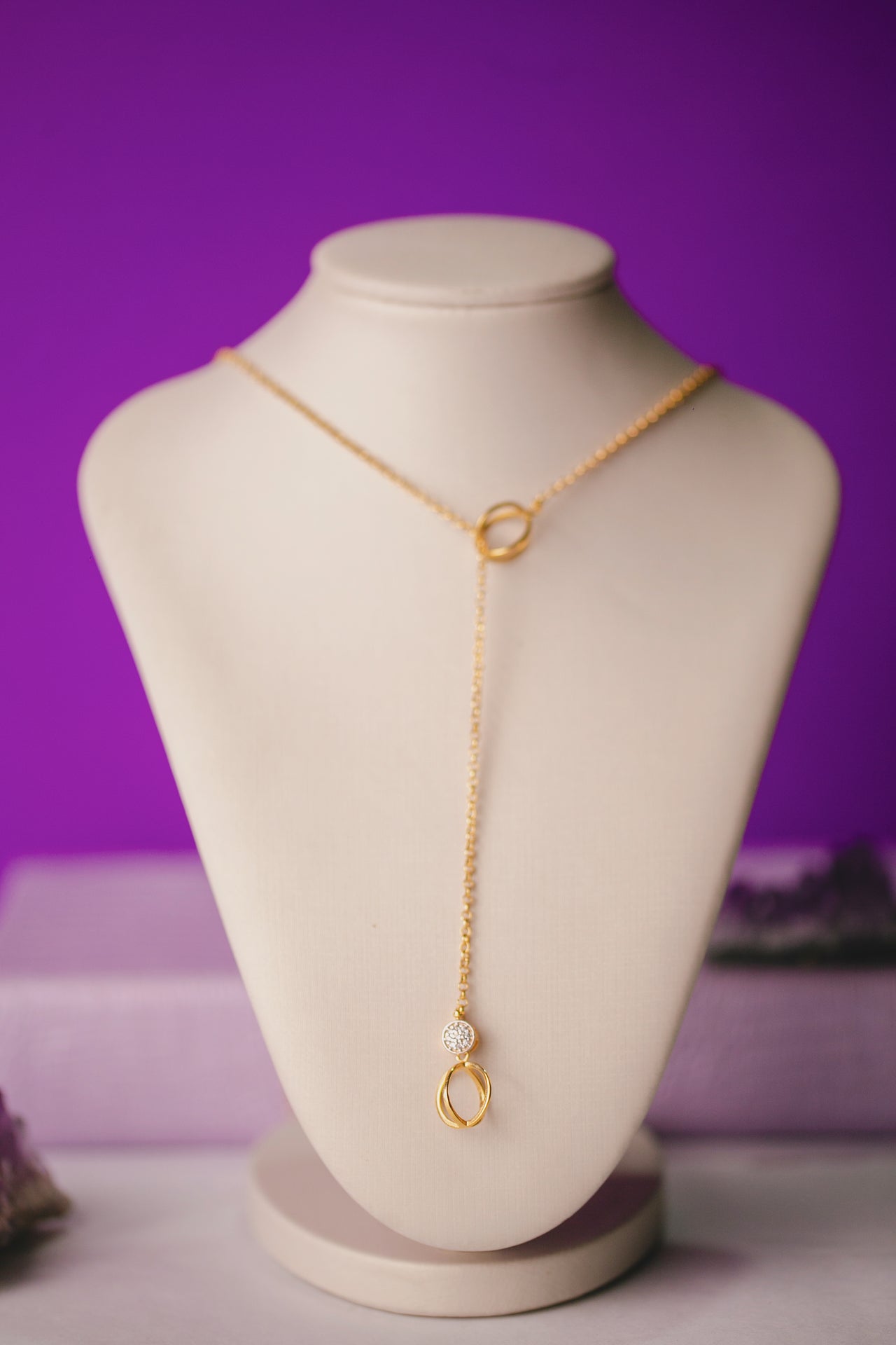COLAR GEOMÉTRICO FOLHEADO A OURO 18K