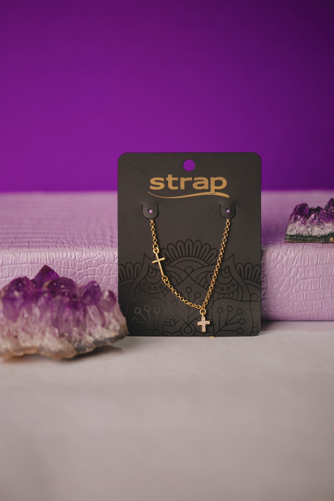 PULSEIRA CRUZ LISA E CRAVEJADA FOLHEADO A OURO 18K