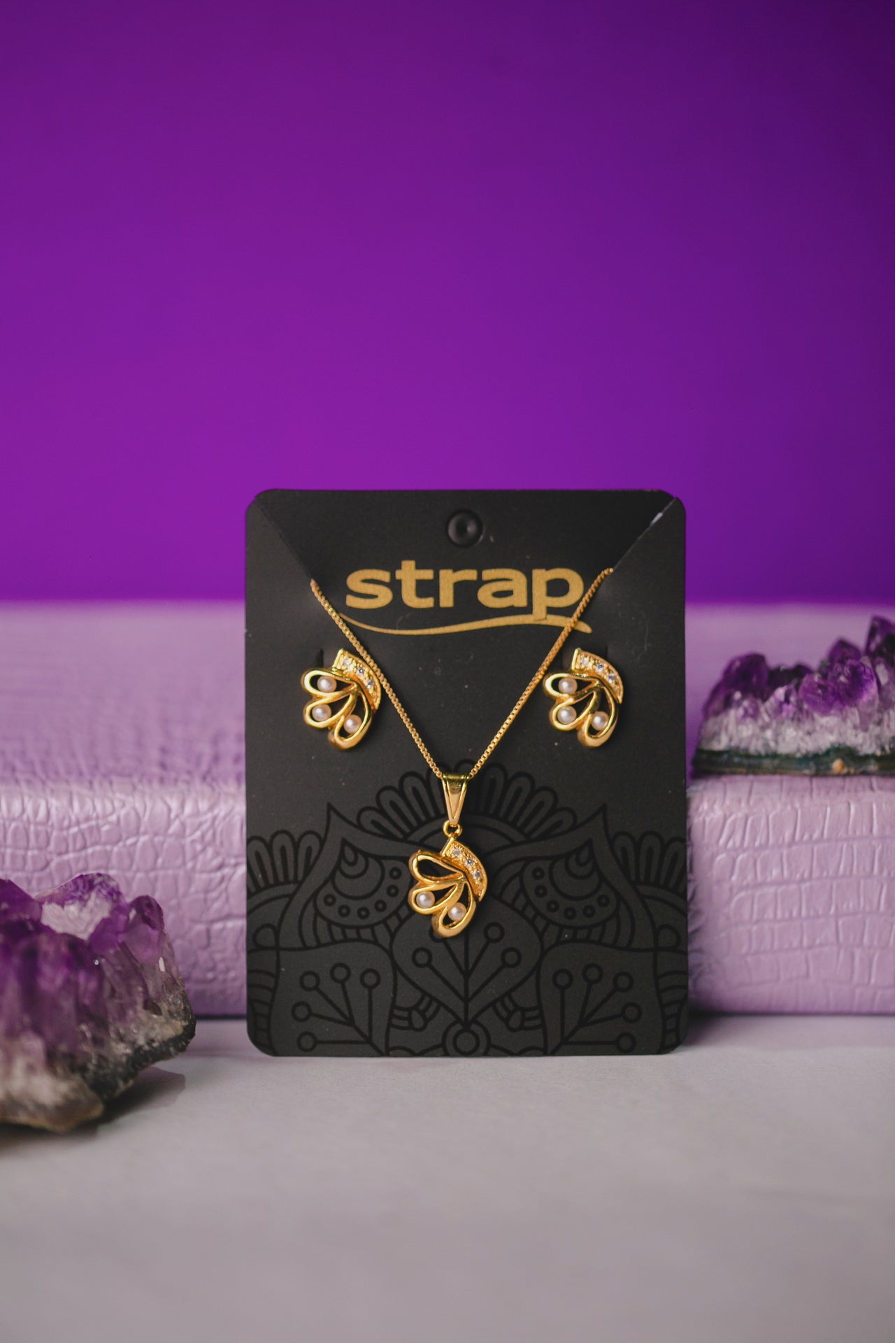 CONJUNTO BRINCO E COLAR BORBOLETA FOLHEADO A OURO 18K
