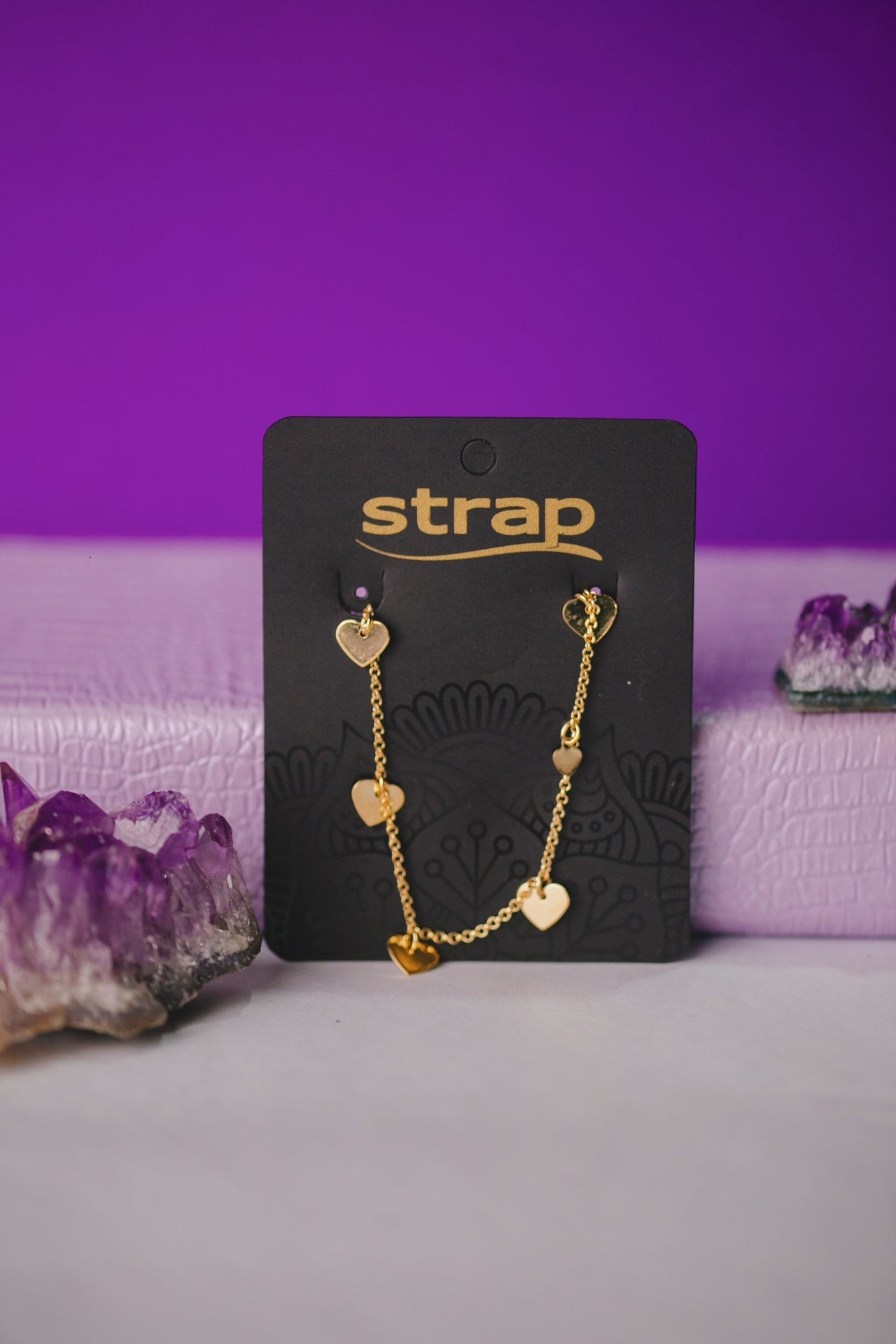 COLAR DE CORAÇÕES FOLHEADO A OURO 18K
