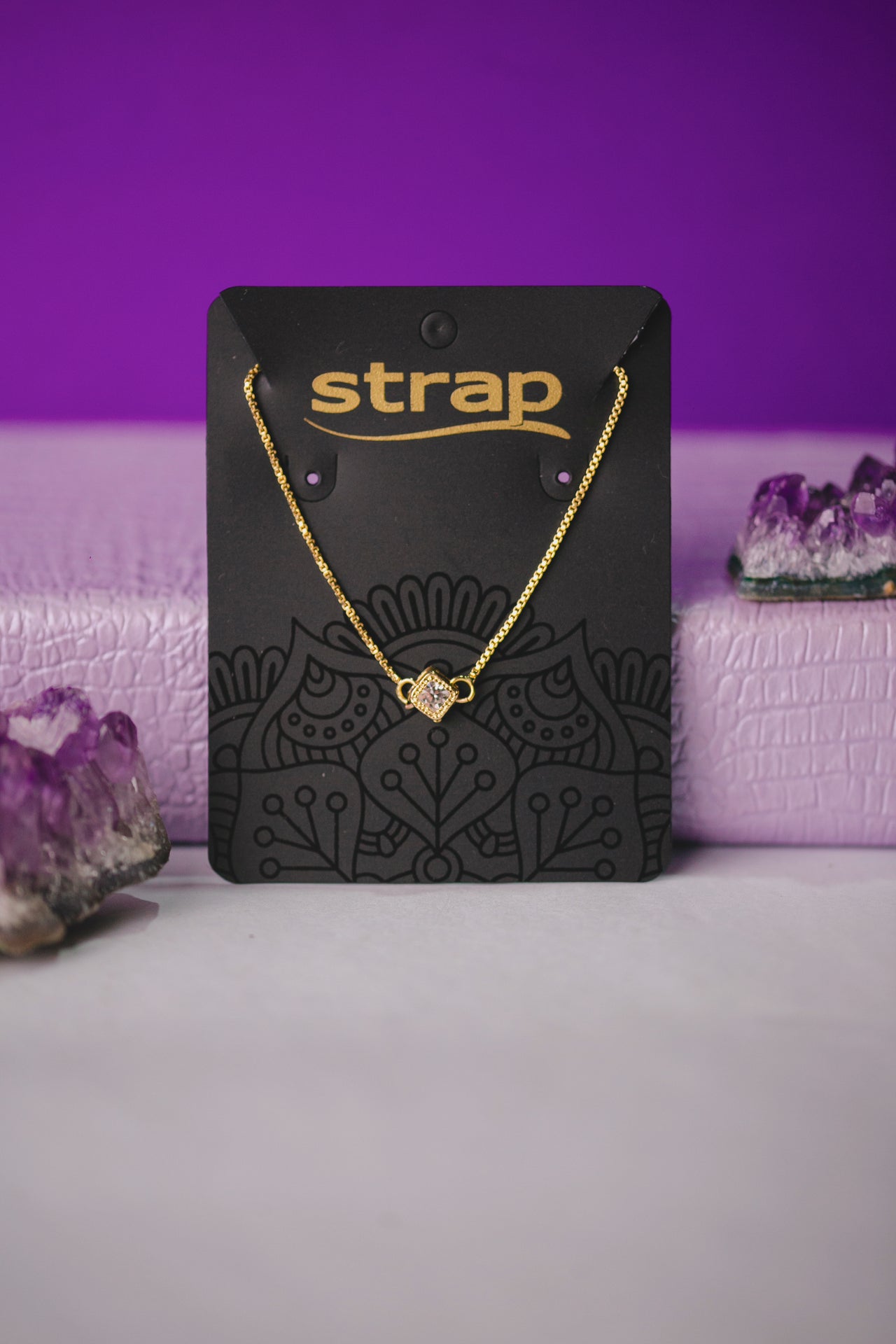 PULSEIRA REGULAVÉL PINGENTE QUADRADO FOLHEADO A OURO 18K