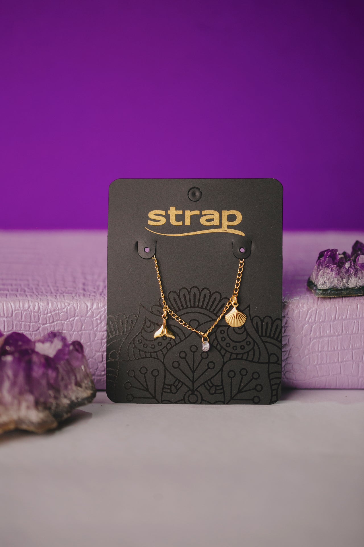 PULSEIRA CONCHA, CAUDA E ZIRCÔNIA FOLHEADA A OURO 18K