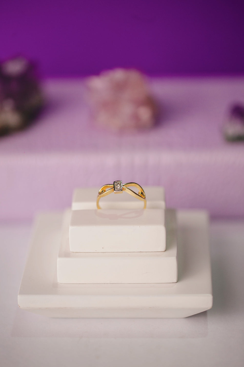 ANEL INFINITO ORGÂNICO COM DETALHE FOLHEADO A OURO 18K