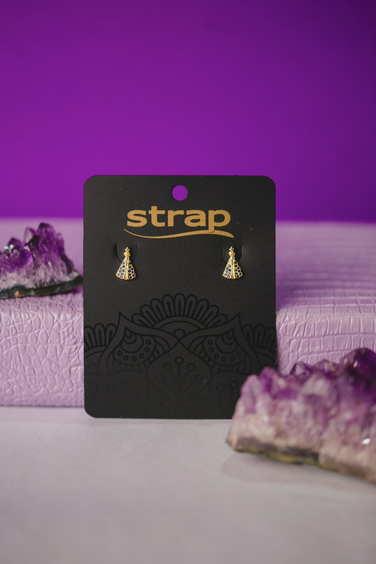 BRINCO NOSSA SENHORA APARECIDA FOLHEADO A OURO 18K