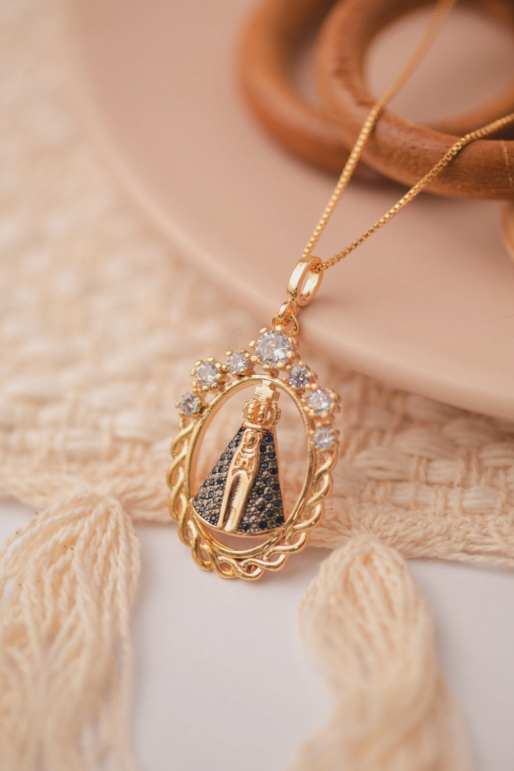 COLAR  NOSSA SENHORA APARECIDA AZUL FOLHEADO A OURO 18K