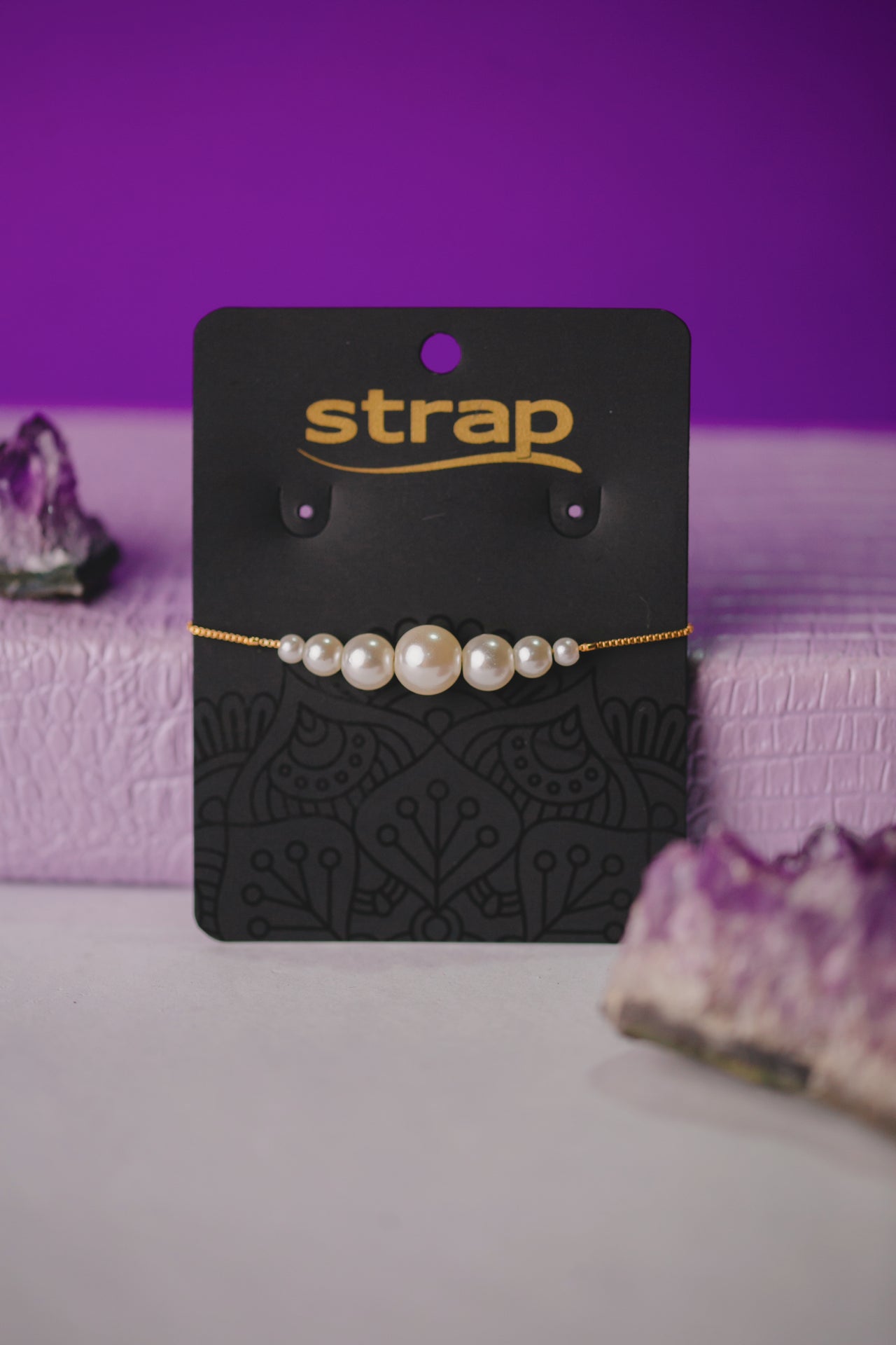 PULSEIRA COM PÉROLAS FOLHEADO A OURO 18K